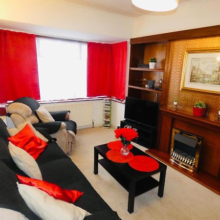 Spacious 3 Bed House With Parking & Good Transport South Norwood Εξωτερικό φωτογραφία